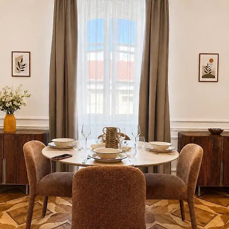 Sole Apartment-central Luxury&private Garage
