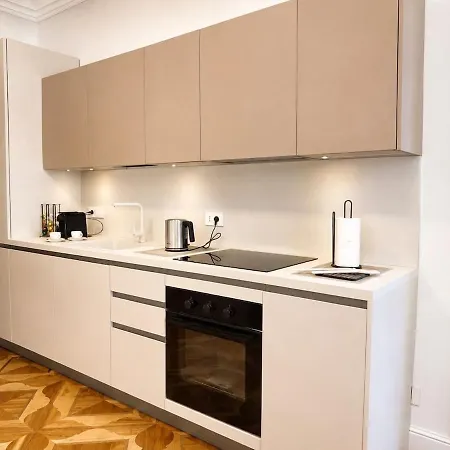Sole Apartment-central Luxury&private Garage * Trieste