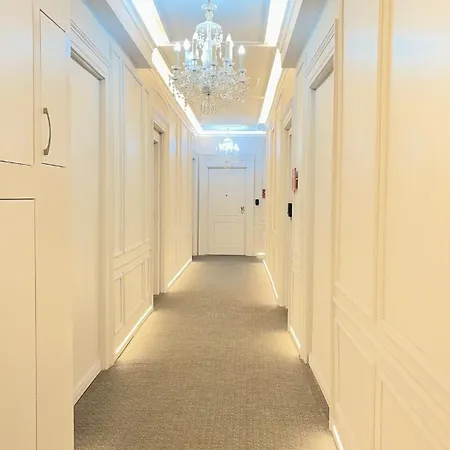 Sole Apartment-central Luxury&private Garage * Trieste